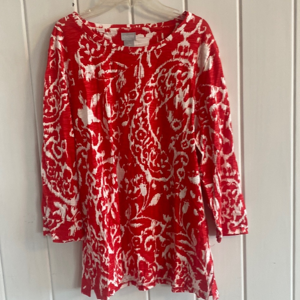 chicos red and white size 2 t-shirt